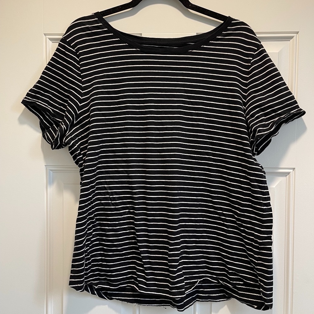 Women's Old Navy Everywhere T-Shirt (Black)